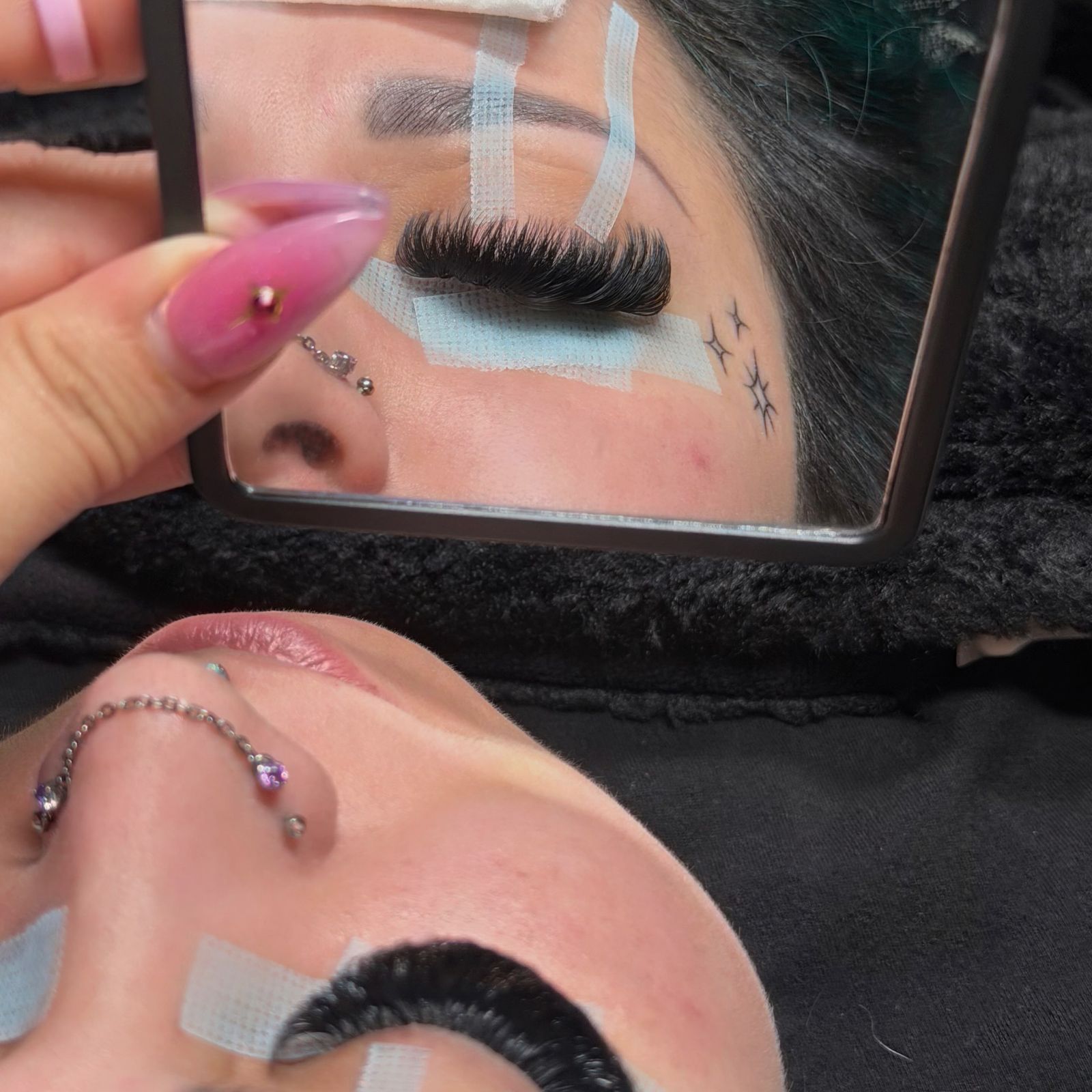 Mirror reveal of a dark volume set